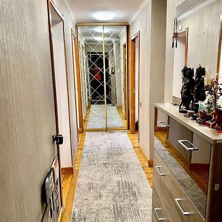Просторная 3 Комнатная Квартира На Арбате Lejlighed Almaty Eksteriør billede